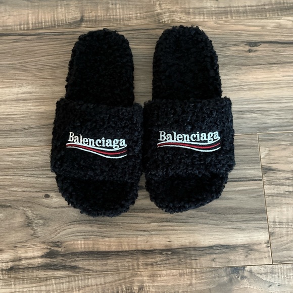 Balenciaga Black Fuzzy Slides - Picture 1 of 2